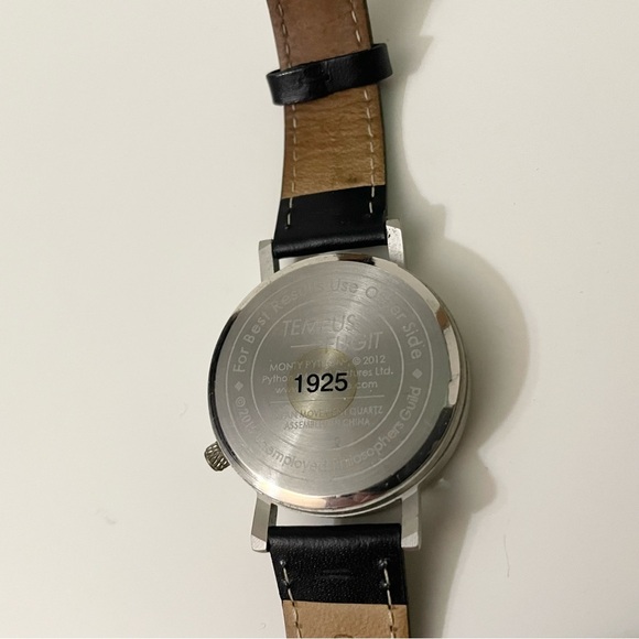 Monty Python Ministry of Silly Walks Men's Watch - Picture 13 of 16